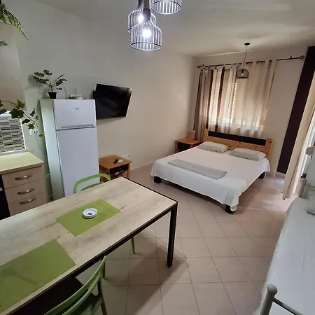 Apartman Delight Golem